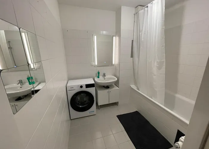 Spacious 1br With Balcony Above Citygate Shopping Complex With Metro Access * Vienna