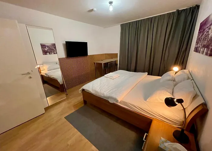 Spacious 1br With Balcony Above Citygate Shopping Complex With Metro Access Apartment