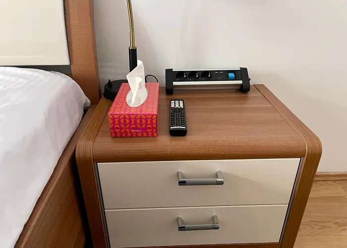 Spacious 1br With Balcony Above Citygate Shopping Complex With Metro Access דירה וינה
